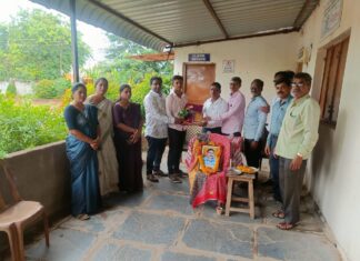 गांगलवार यांचा स्मृतिदिनानिमित्य शालेय विद्यार्थ्यांचा सत्कार