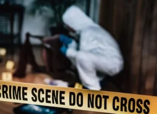 चोरी करताना रंगेहात पकडल्याने प्रवाशालाच बेदम मारहाण; रक्ताची उलटी झाली अन् क्षणात…