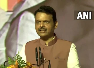 Maharashtra CM Oath Ceremony; “मी देवेंद्र सविता गंगाधर फडणवीस…” ; देवेंद्र फडणविसांनी घेतली मुख्यमंत्री पदाची शपथ