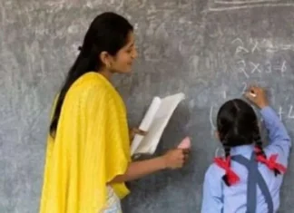 दहापेक्षा कमी पटसंख्या असलेल्या शाळांमधील कंत्राटी शिक्षकांचा निर्णय रद्द; 5931 शाळांमधील विद्यार्थ्यांना दिलासा