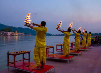 आंभोरा: महाशिवरात्री निमित्य तीन दिवसीय भव्य वैनगंगा महोत्सवाचे आयोजन