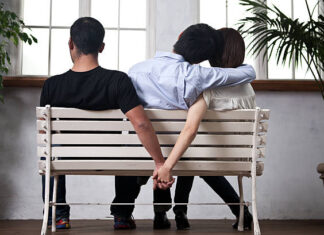 विवाहबाह्य संबंधांचा भयावह शेवट; गळफास लाऊन पतीची आत्महत्या