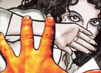 महिलांसह विद्यार्थिनीही असुरक्षित, भरस्त्यात विद्यार्थिनिशी बळजबरीचा प्रयत्न