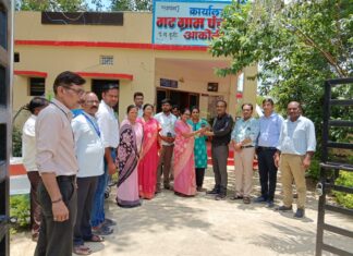 आकोली ग्रामपंचायतीत वृक्षारोपण ; एक पेड माँ के नाम उपक्रमात विविध मान्यवरांची उपस्थिती..