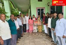 एमबीबीएस शिक्षणासाठी निवडीने गावाचा मान उंचावला ; वेलतुरातील कारेमोरे भगिनींचा सत्कार