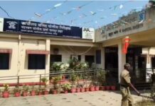 बारावीच्या विद्यार्थ्याचा बहिणीच्या मैत्रिणीवर दोघांसह आळीपाळीने अत्याचार ; आरोपीच्या पित्याला समजताच हार्ट अटॅक