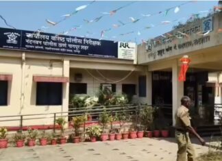 बारावीच्या विद्यार्थ्याचा बहिणीच्या मैत्रिणीवर दोघांसह आळीपाळीने अत्याचार ; आरोपीच्या पित्याला समजताच हार्ट अटॅक